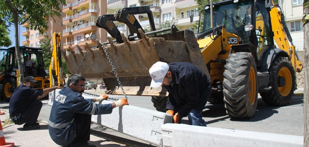 Siirt’te kritik noktalar beton bariyerlerle çevrildi