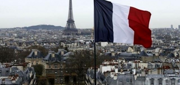 Fransa'da Yargıtay'dan 'başörtüsü' kararı: Ayrımcılık  