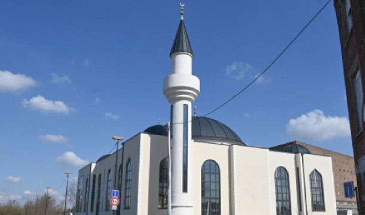 Fransa’da bir cami ’radikal İslam’ı savunduğu’ gerekçesiyle kapatıldı
