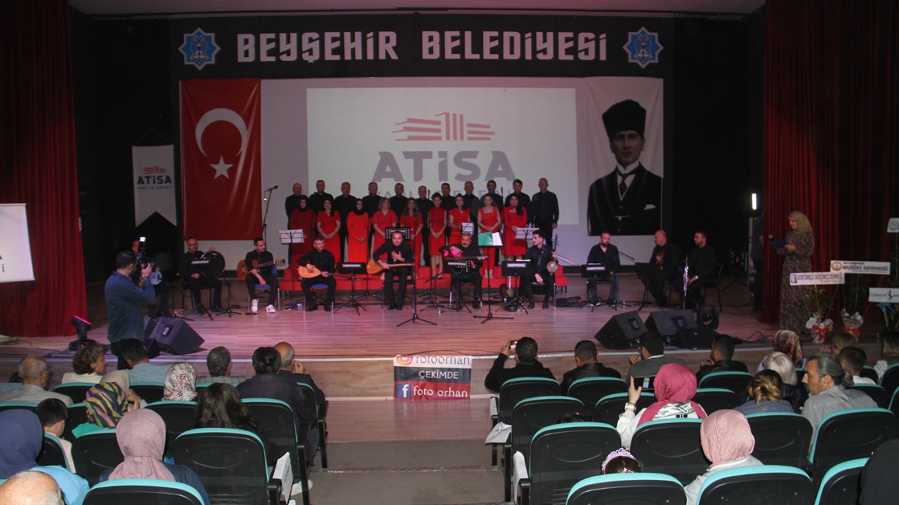 Beyşehir’de halk müziği konseri